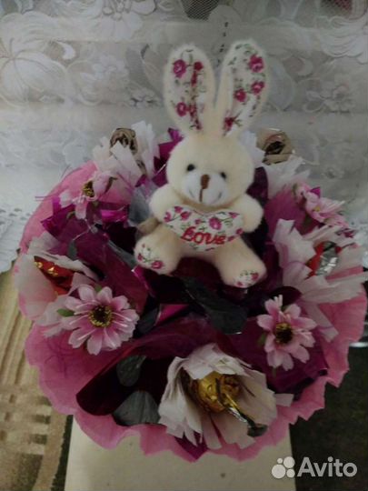 Изготовление букетов с конфетами и игрушками