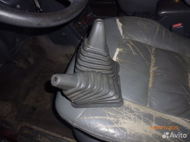 Митсубиси паджеро 2 пыльники МКПП