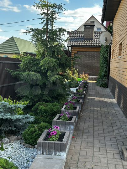 Дом 320 м² на участке 7,5 сот.