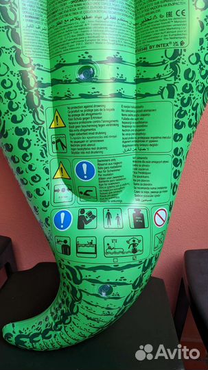 Надувной крокодил