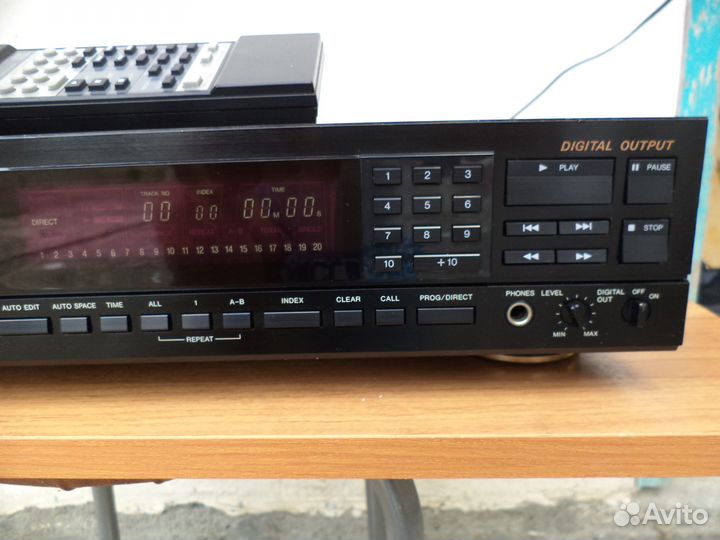 CD-проигрыватель Denon DCD-1600