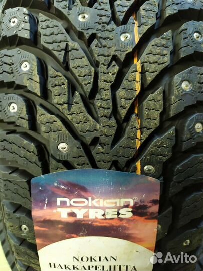 Nokian Tyres Hakkapeliitta 9 215/55 R17