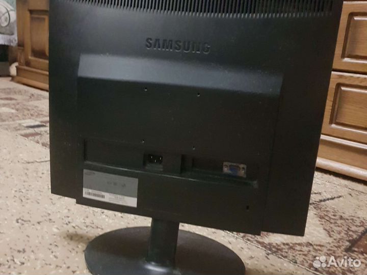 Монитор Samsung