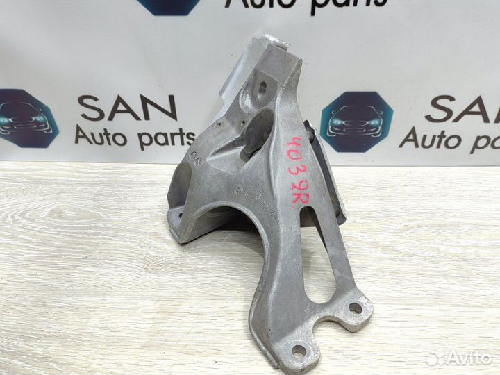 Кронштейн двигателя правый Bmw X5 E70 N52B30 2007