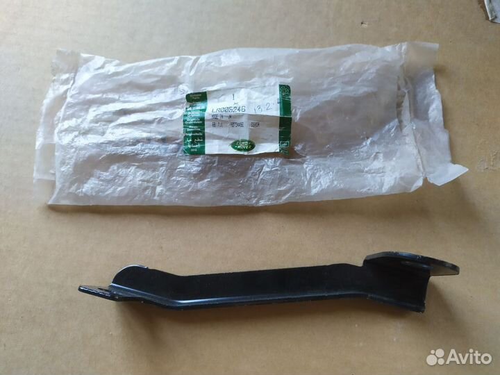 Кронштейн радиатора Land Rover Freelander 2 2007