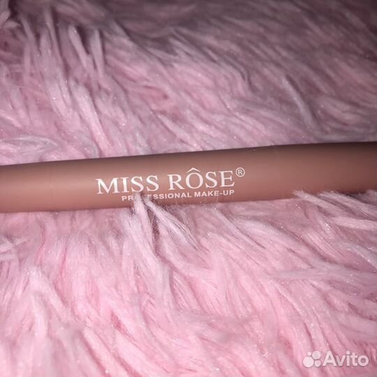 Помада-карандаш для губ