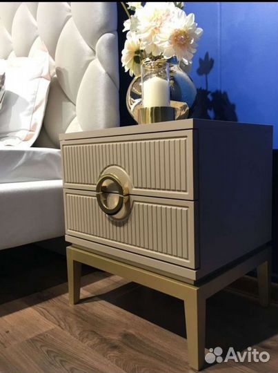 Тумба прикроватная