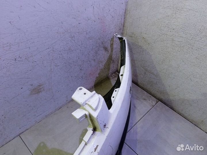 Бампер передний Ниссан