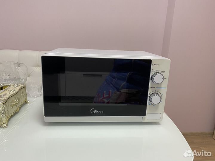 Микроволновая печь в отличном состоянии