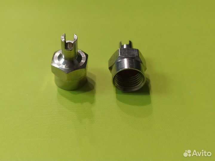 Колпачок для ниппеля металл со съемником золотника