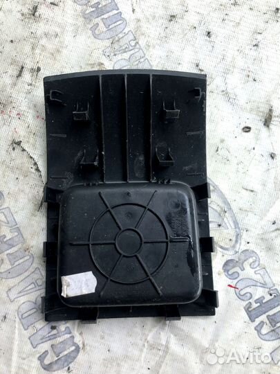 Бардачок центральной консоли Volkswagen Polo 5