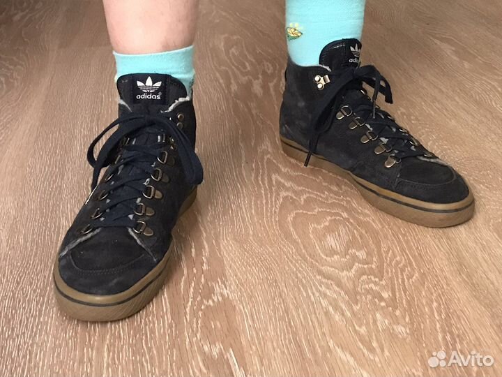 Зимняя и осенняя обувь замша