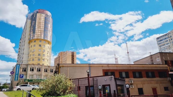 3000 м² с панорамными окнами на новой развязке