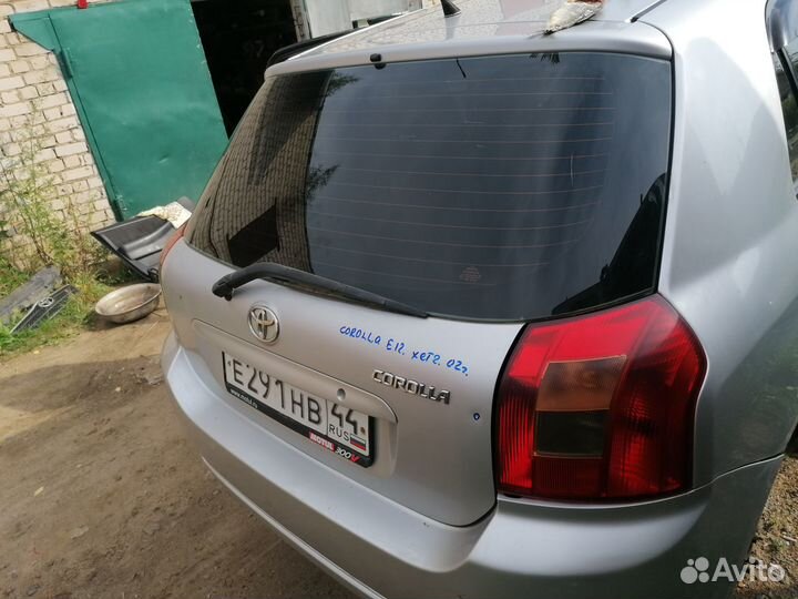 Дверь багажника со стеклом хетчбек Toyota Corolla