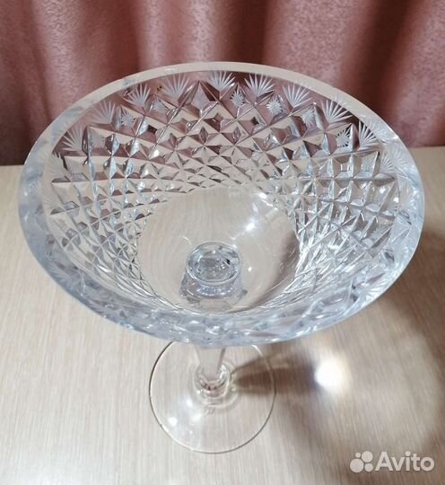 Ваза на ножке для фруктов и конфет