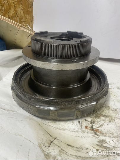 Корпус гидромотора 708-8F-31140 Komatsu PC240-8K