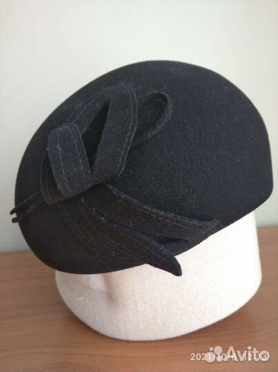 Шляпка фетровая