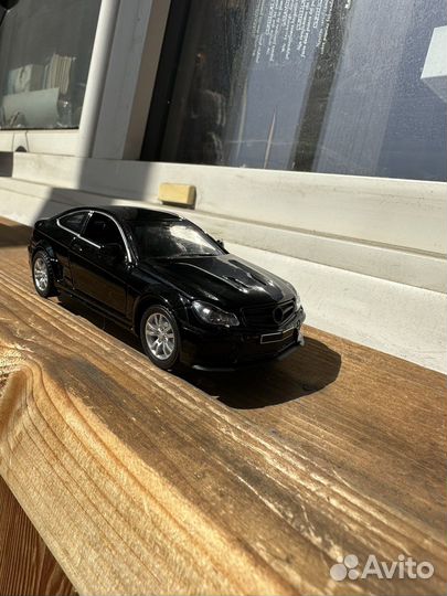 Модель автомобиля Mercedes Benz C63 W204 1:32