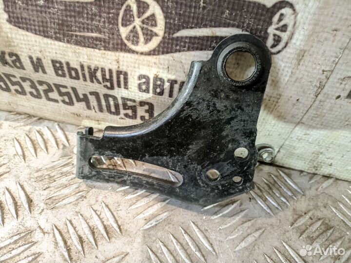 Кронштейн генератора Hyundai Solaris 2