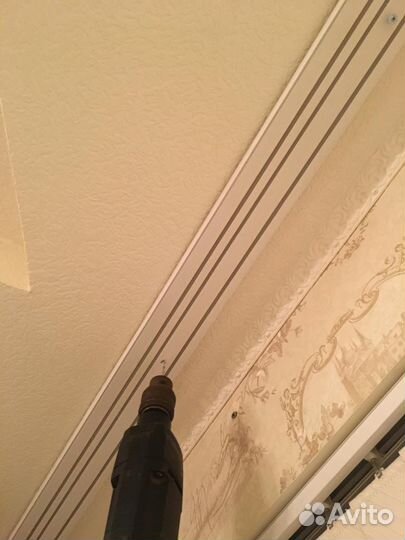 Карниз потолочный трехрядный