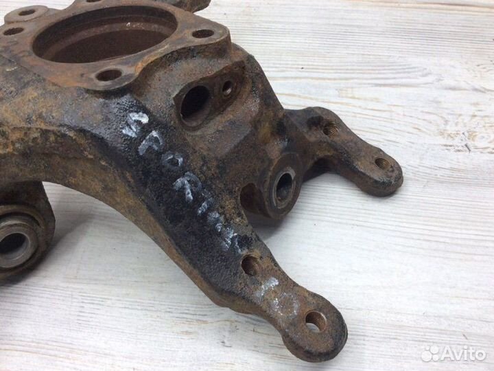 Кулак поворотный задний правый Kia Sportage SL