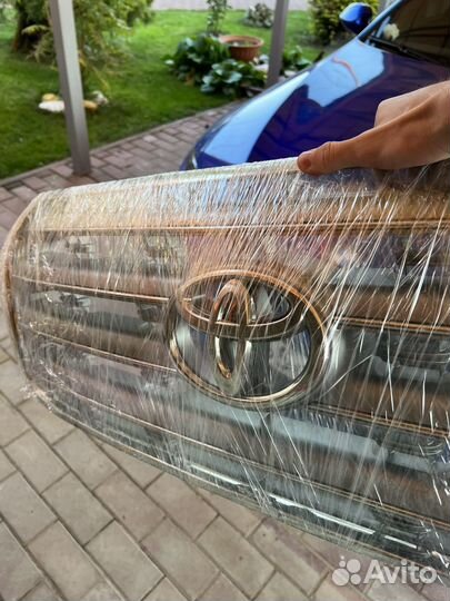 Решетка радиатора Toyota land cruiser 200