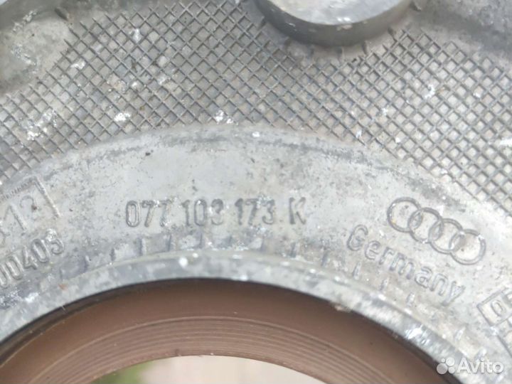 Крышка коленвала Ауди а 8д 3 д4