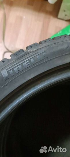 Pirelli Carrier 275/35 R20