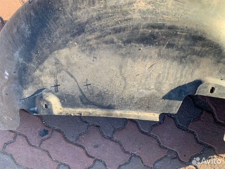 Подкрылок лев. зад. Porsche Cayenne