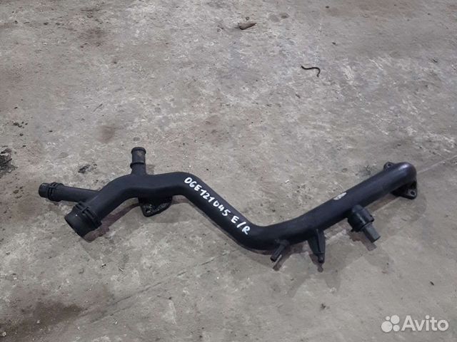 Патрубок Audi A6 C6 3.2 FSI 06E121045E