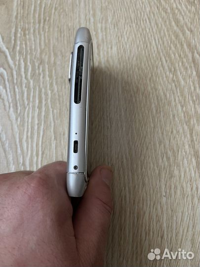 Телефон Nokia n8