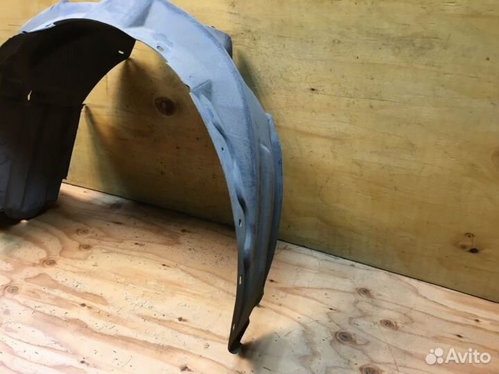 Подкрылок лев. перед. toyota corolla