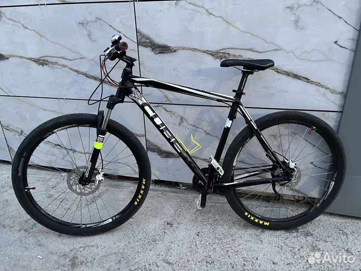 Велосипед specialized myka 17 рама 26 колеса