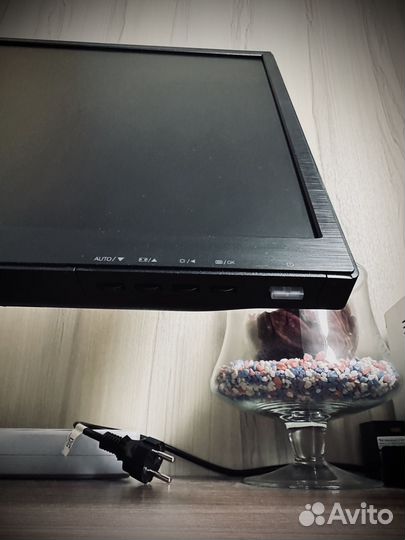 Монитор Philips 243V5L