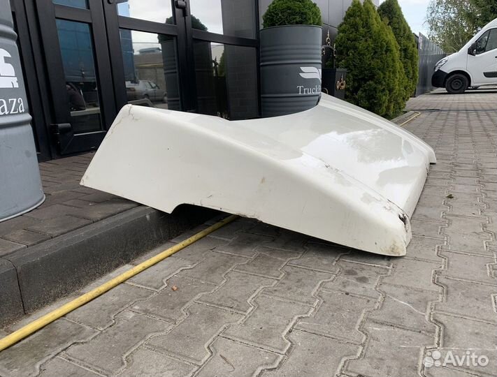 Спойлер кабины верхний Volvo FH