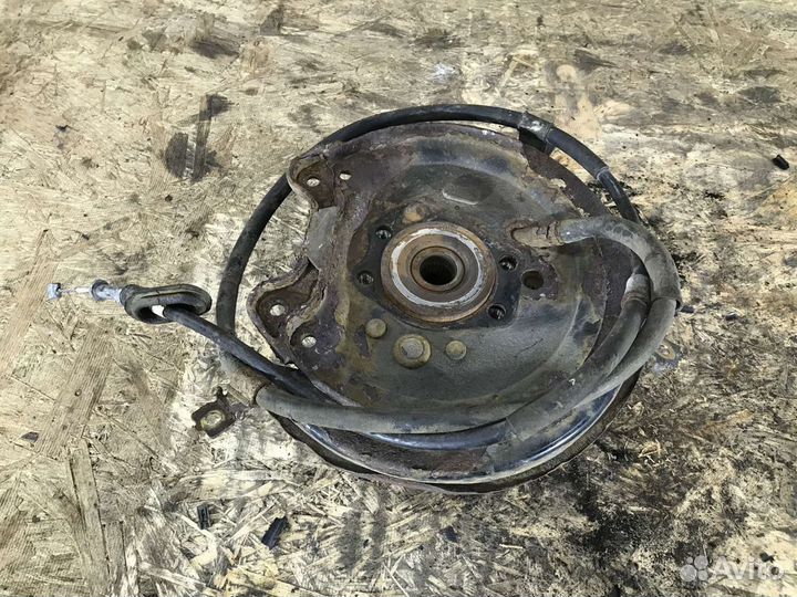 Ступица subaru legacy be5 EJ206 R R 2000 Зад / Зад