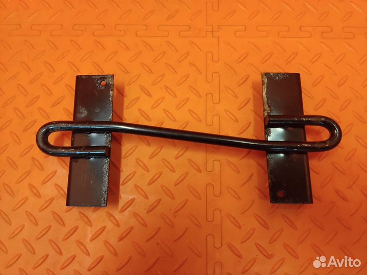 Крепление аккумулятора Mitsubishi Pajero Sport