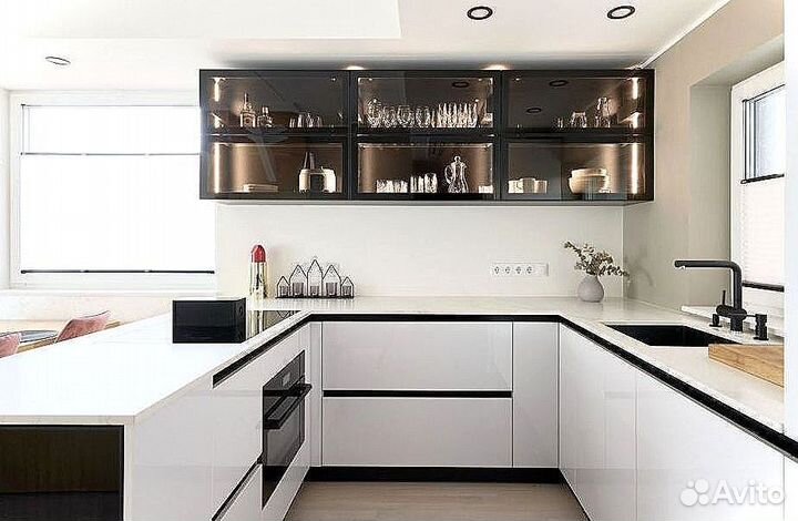 Кухня в потолок