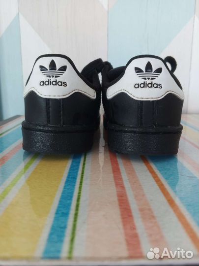 Кросовки adidas 23 на широкую ногу