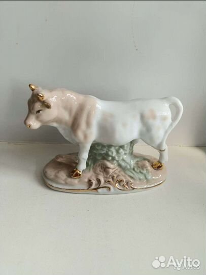 Фарфоровые статуэтки