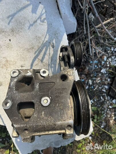 Компрессор кондиционера Toyota Corolla AE104