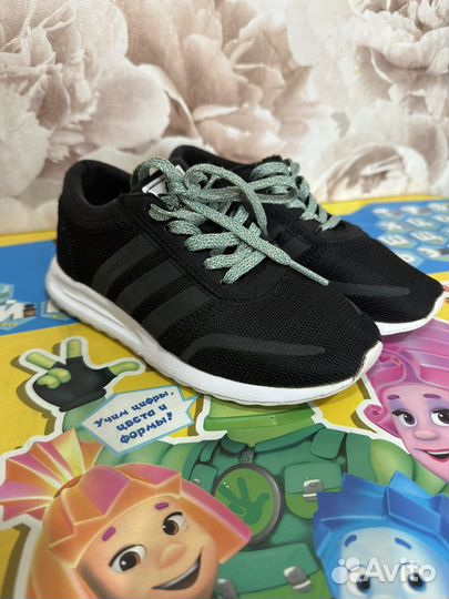 Кроссовки adidas