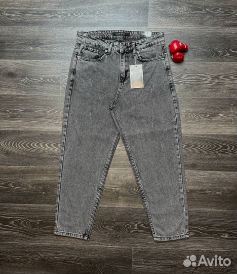 Джинсы с потертостями