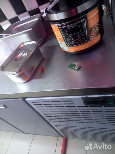 Холодильный стол