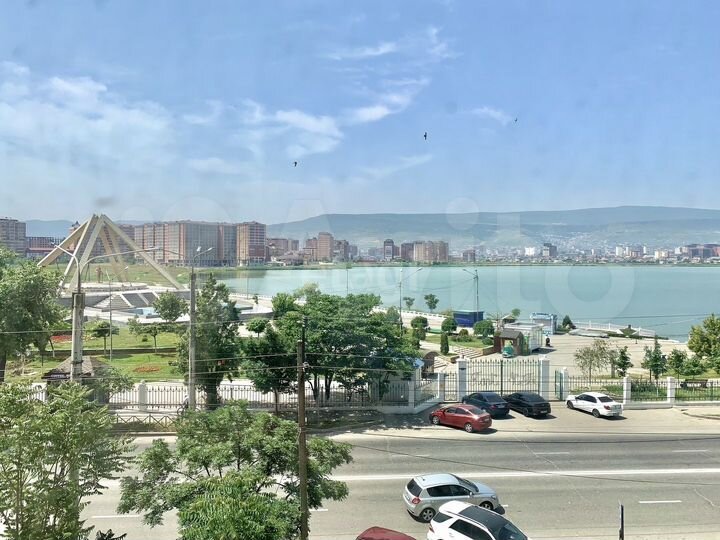 3-к. квартира, 70 м², 4/10 эт.