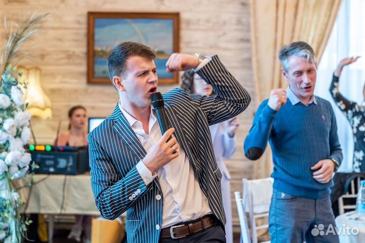 Ведущий и диджей