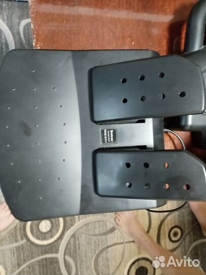Игровой руль с педалями