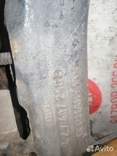 Кулак передний правый Audi A6 Allroad C5 ARE 2003