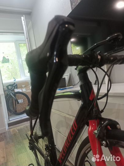 Шоссейный велосипед specialized