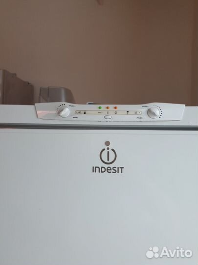 Холодильник indesit